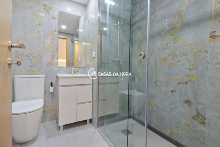 Apartamento T0 para Venda em Mafamude e Vilar do Paraíso Foto 12