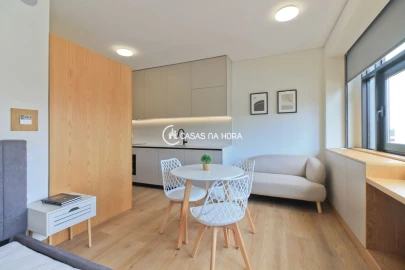 Apartamento T0 para Venda em Mafamude e Vilar do Paraíso