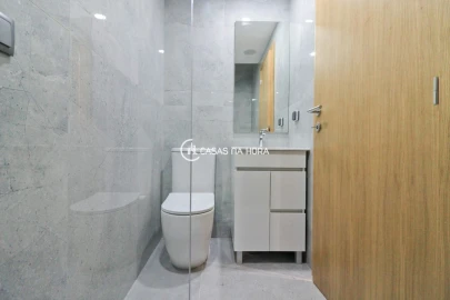 Apartamento T0 para Venda em Mafamude e Vilar do Paraíso