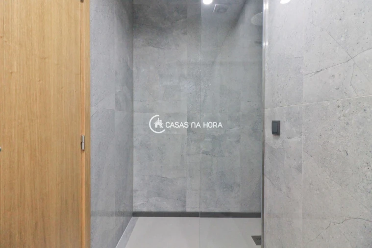 Apartamento T0 para Venda em Mafamude e Vilar do Paraíso Foto 24