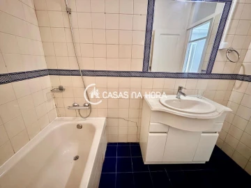 Quarto para Arrendamento em Avenidas Novas