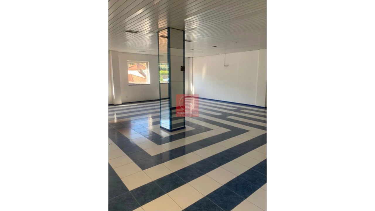 Escritório para Arrendamento em Peso da Régua e Godim Foto 3