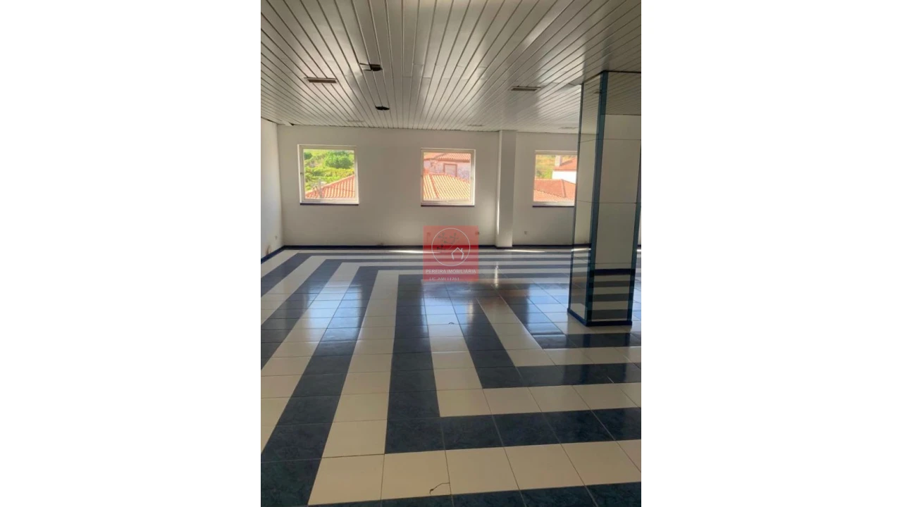 Escritório para Arrendamento em Peso da Régua e Godim Foto 1