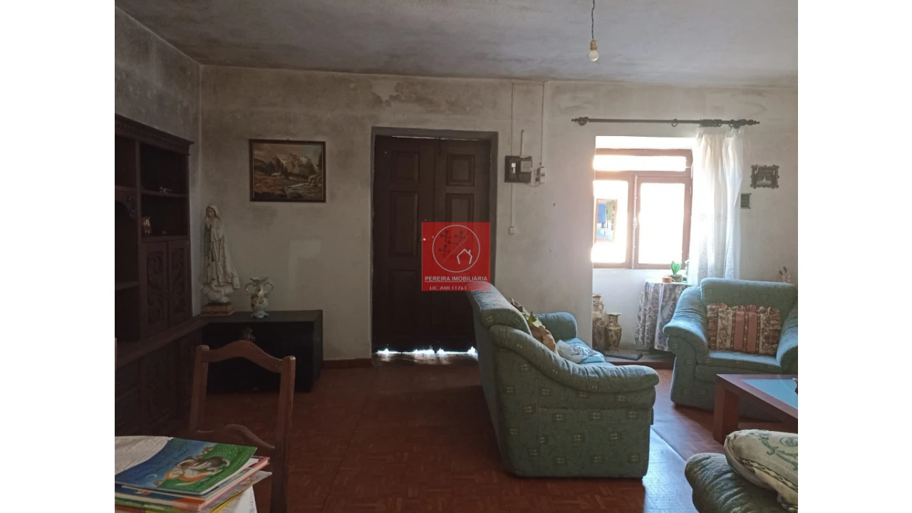 Moradia T2 para Venda em Moura Morta e Vinhós Foto 4