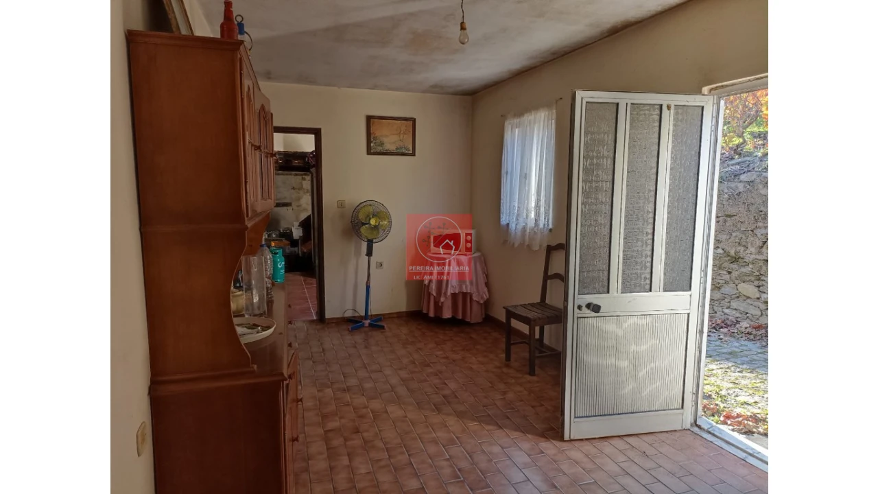 Moradia T2 para Venda em Moura Morta e Vinhós Foto 6