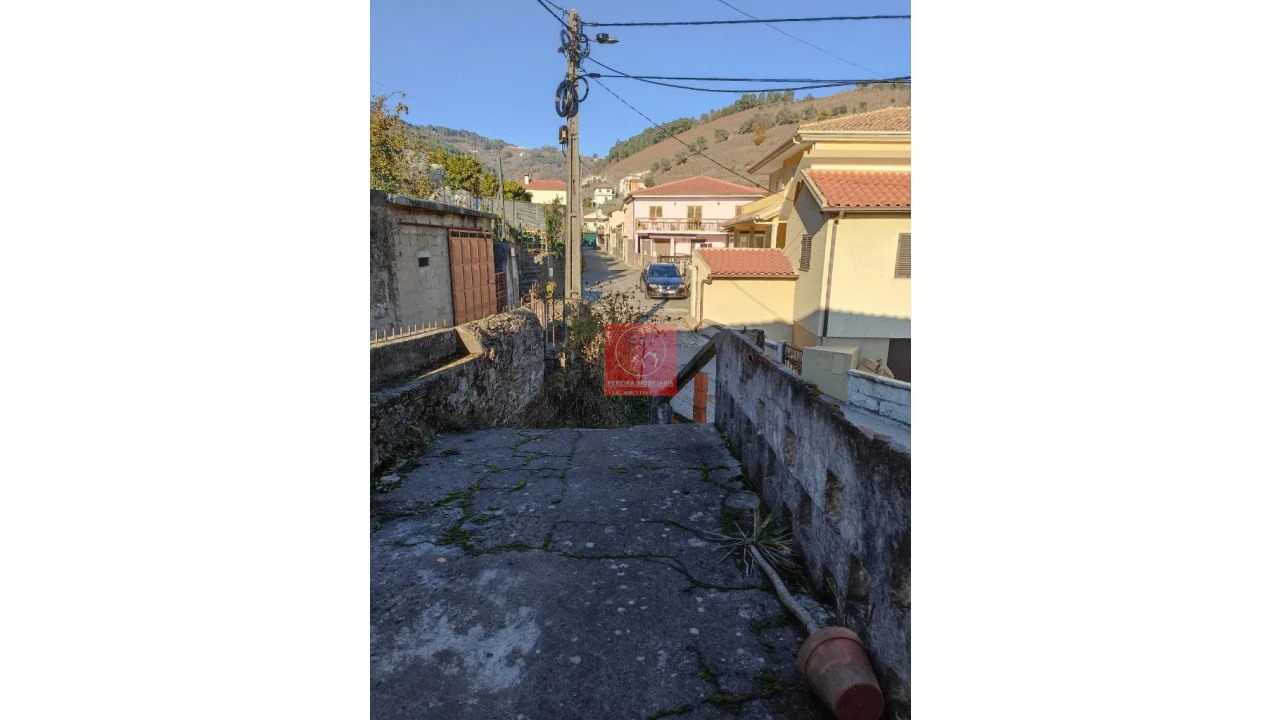 Moradia T2 para Venda em Moura Morta e Vinhós Foto 1