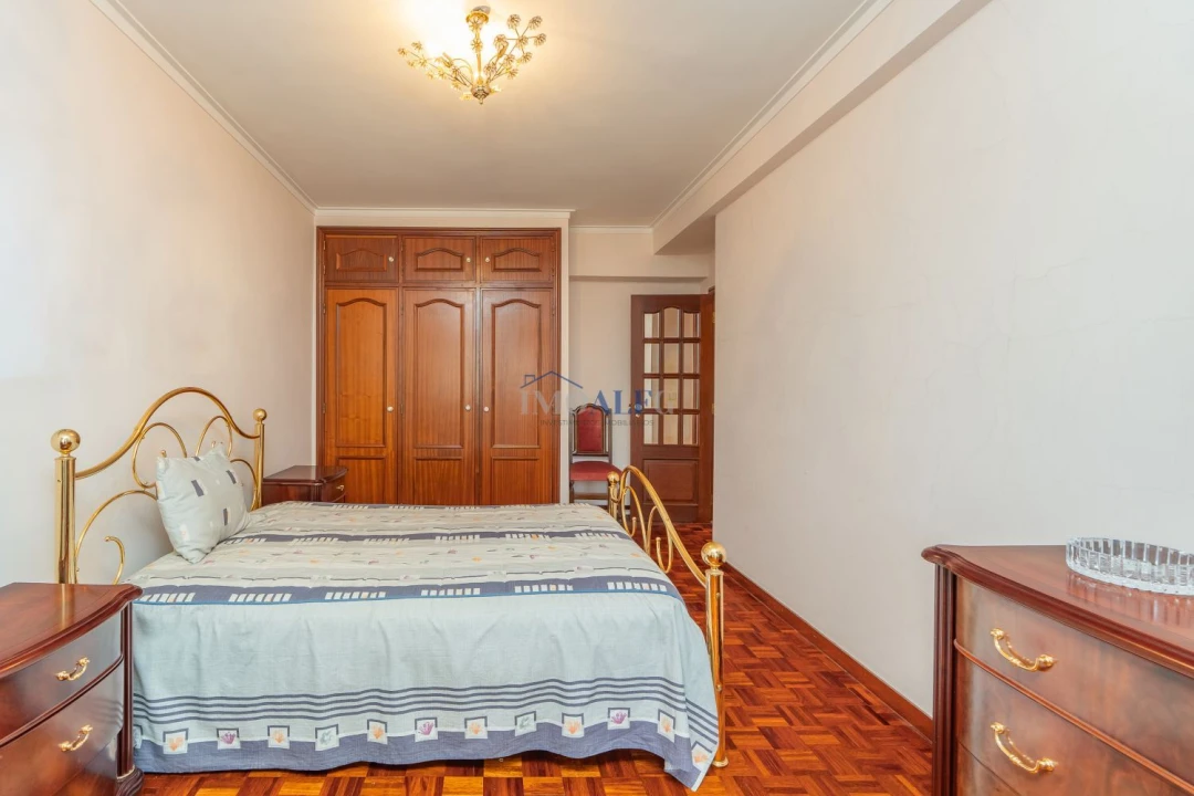 Apartamento T3 para Venda em Massamá e Monte Abraão Foto 14