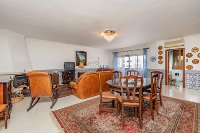 Apartamento T3 para Venda em Massamá e Monte Abraão
