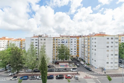 Apartamento T3 para Venda em Massamá e Monte Abraão