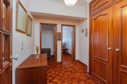 Apartamento T3 para Venda em Massamá e Monte Abraão