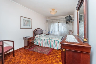 Apartamento T3 para Venda em Massamá e Monte Abraão
