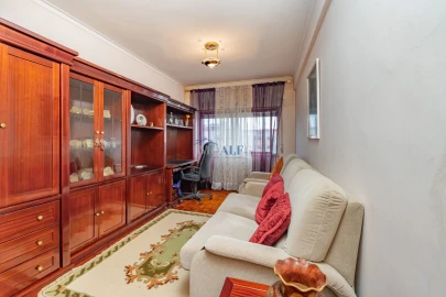 Apartamento T3 para Venda em Massamá e Monte Abraão