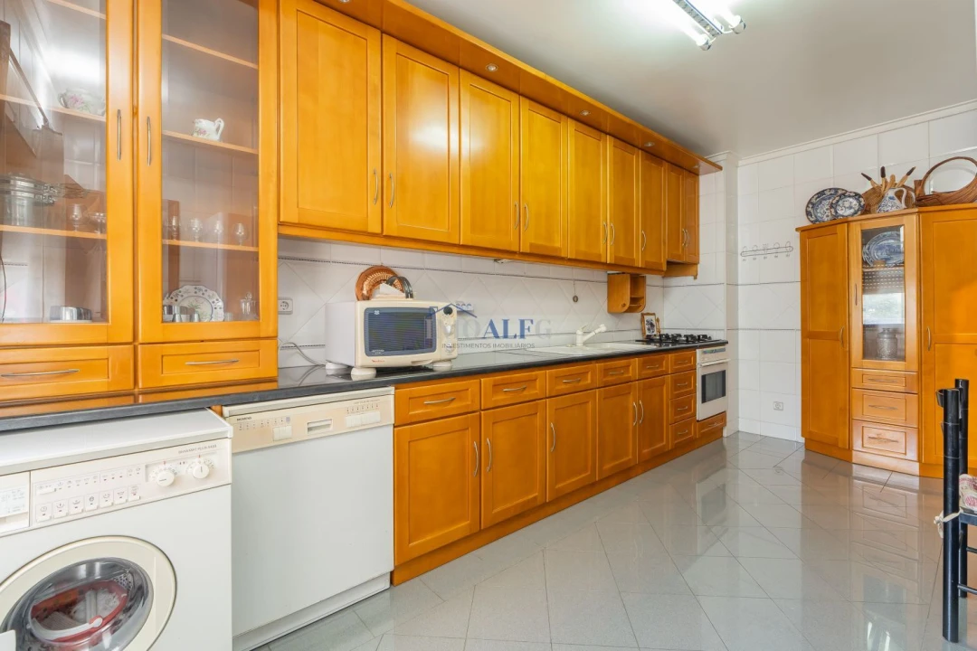 Apartamento T3 para Venda em Massamá e Monte Abraão Foto 7