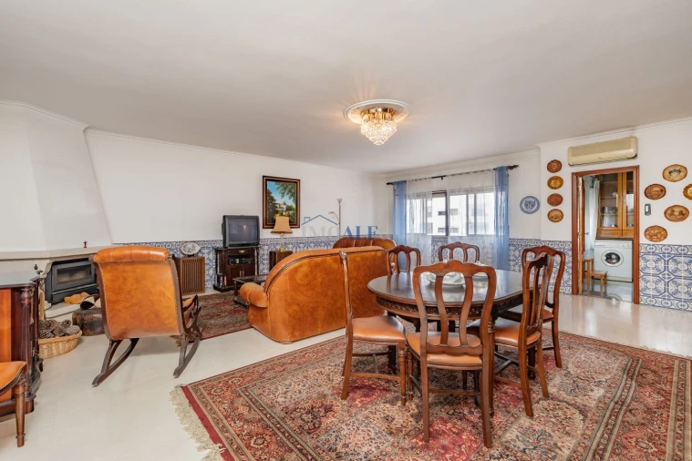 Apartamento T3 para Venda em Massamá e Monte Abraão Foto 4
