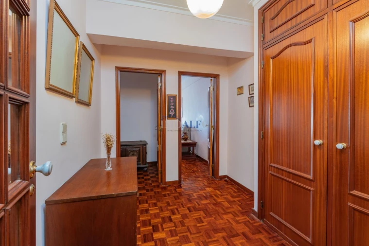 Apartamento T3 para Venda em Massamá e Monte Abraão Foto 18