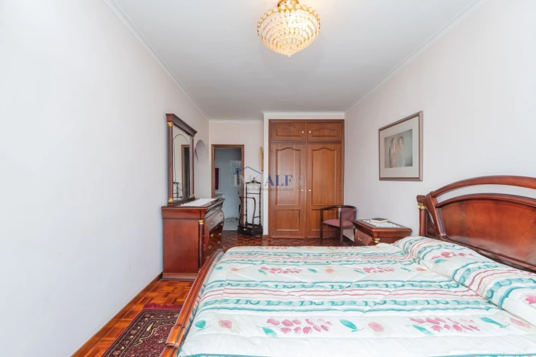 Apartamento T3 para Venda em Massamá e Monte Abraão Foto 22