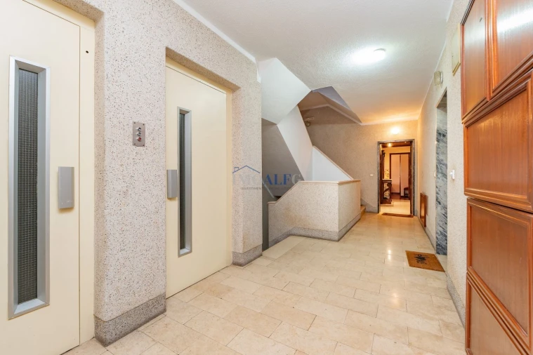 Apartamento T3 para Venda em Massamá e Monte Abraão Foto 30