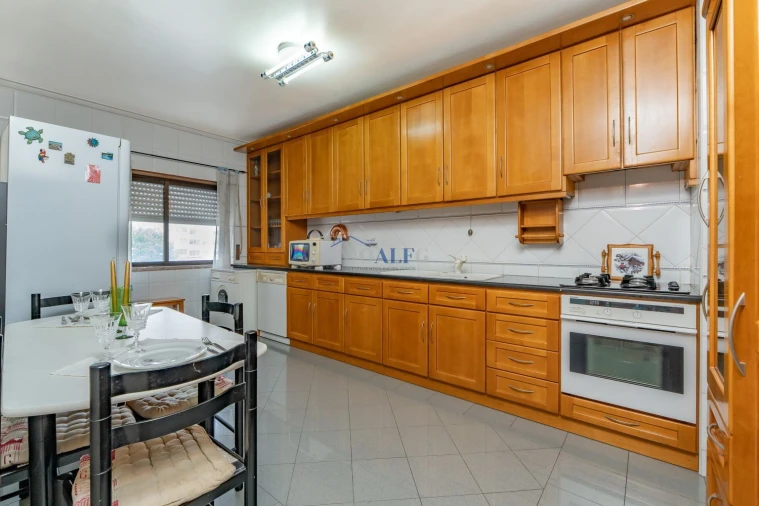 Apartamento T3 para Venda em Massamá e Monte Abraão Foto 9