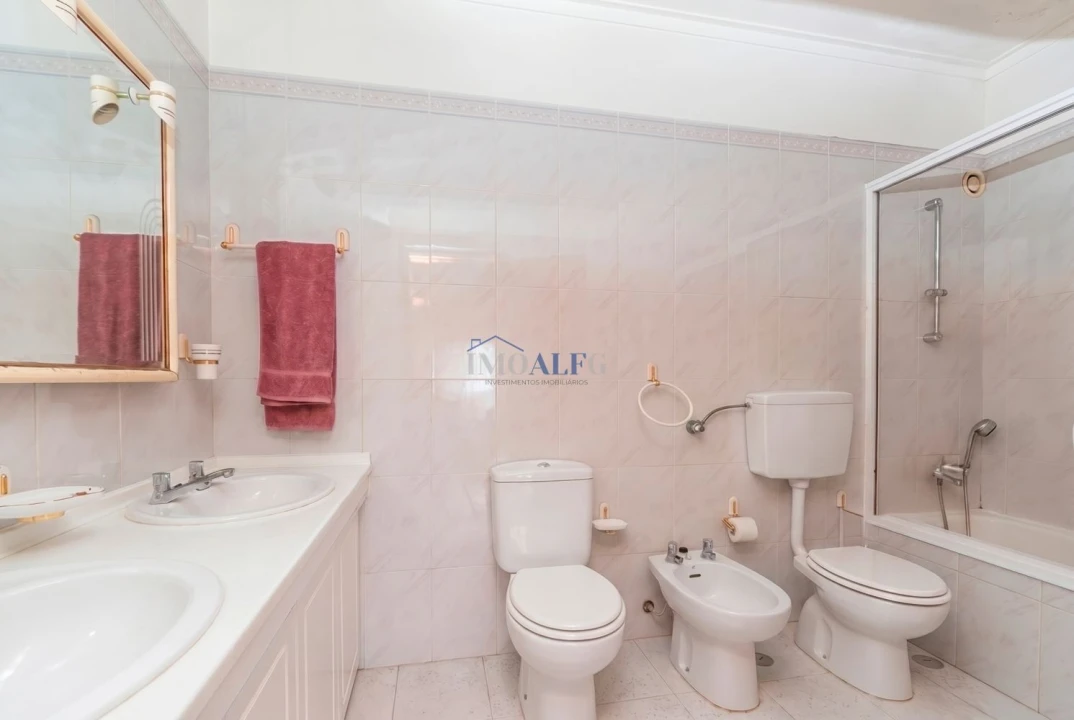 Apartamento T3 para Venda em Massamá e Monte Abraão Foto 24