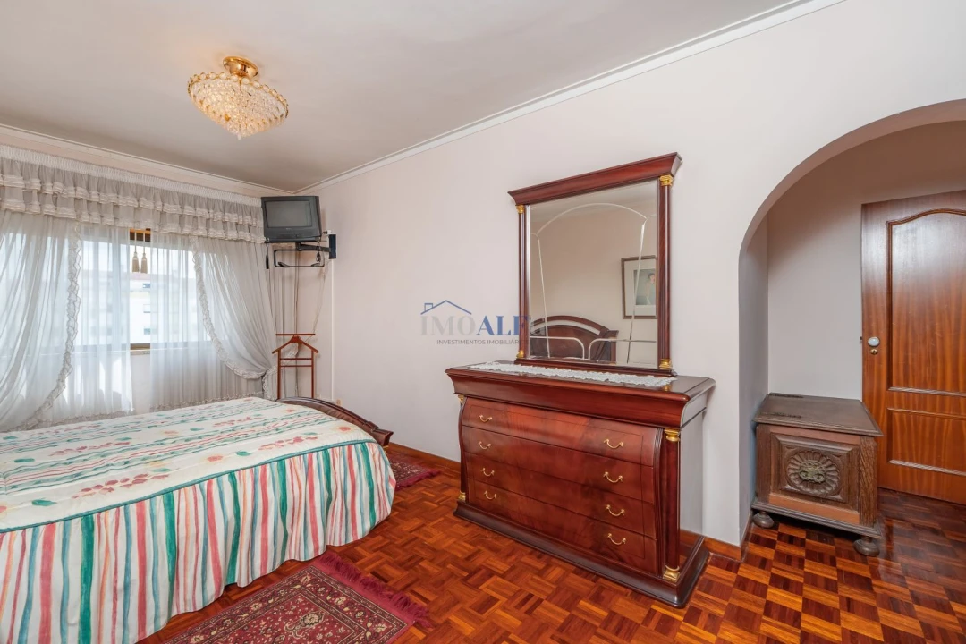 Apartamento T3 para Venda em Massamá e Monte Abraão Foto 21