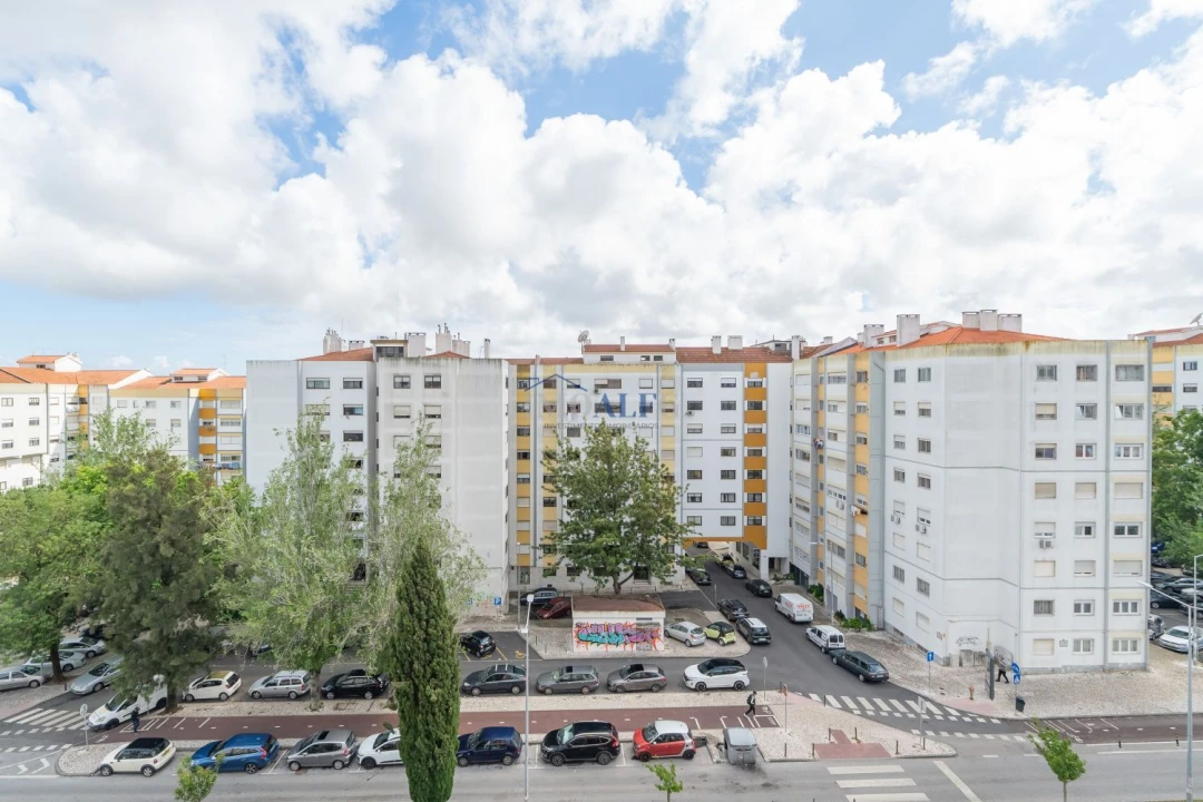 Apartamento T3 para Venda em Massamá e Monte Abraão Foto 28