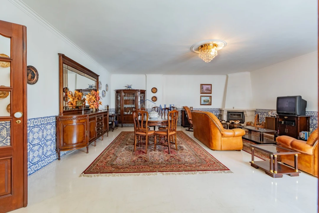 Apartamento T3 para Venda em Massamá e Monte Abraão Foto 1