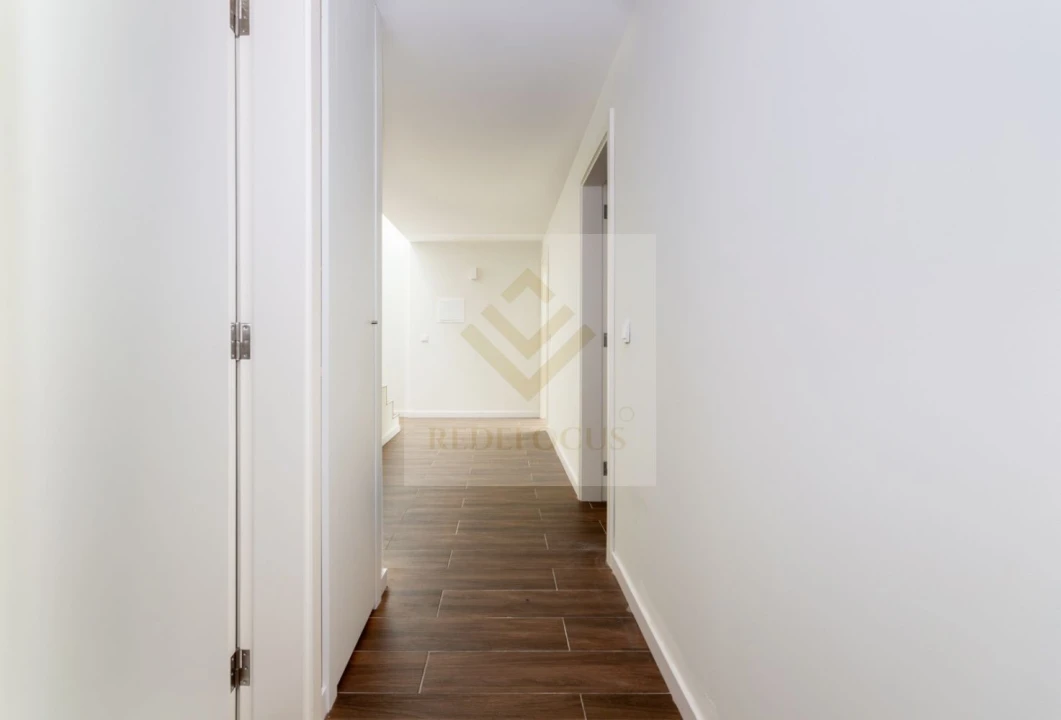 Apartamento T2 para Venda em Argoncilhe Foto 17