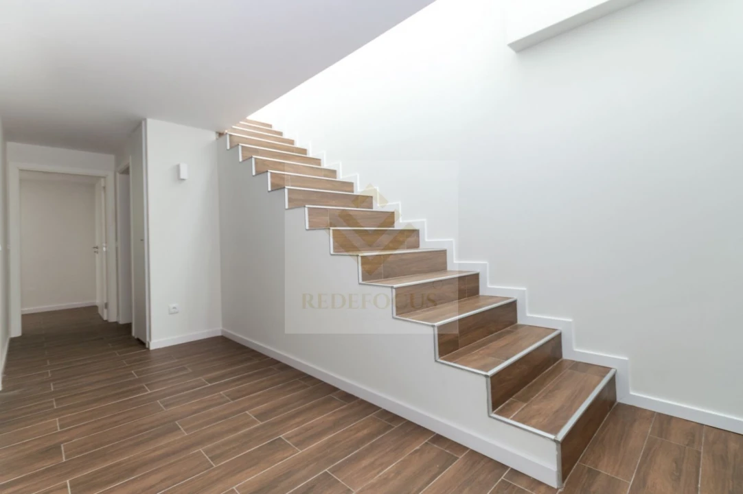 Apartamento T2 para Venda em Argoncilhe Foto 10
