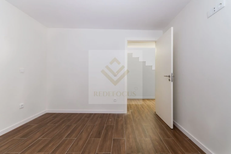 Apartamento T2 para Venda em Argoncilhe Foto 14