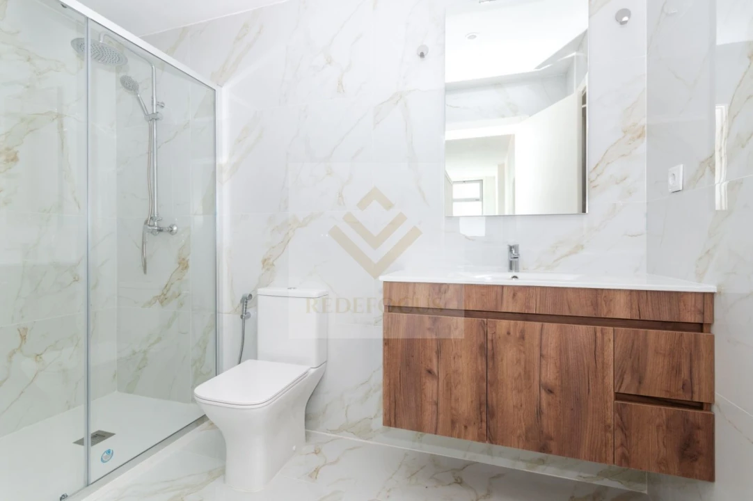 Apartamento T2 para Venda em Argoncilhe Foto 7