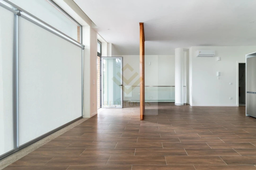 Apartamento T2 para Venda em Argoncilhe Foto 4