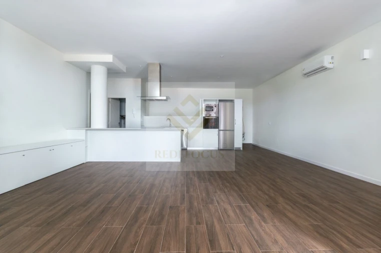 Apartamento T2 para Venda em Argoncilhe Foto 3