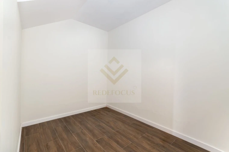 Apartamento T2 para Venda em Argoncilhe Foto 21
