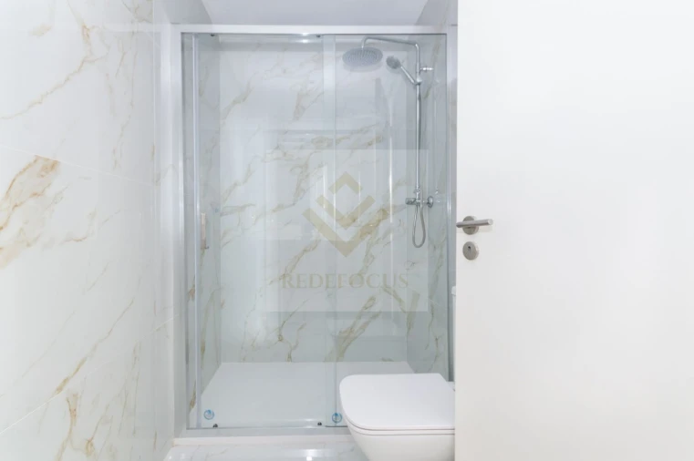 Apartamento T2 para Venda em Argoncilhe Foto 7