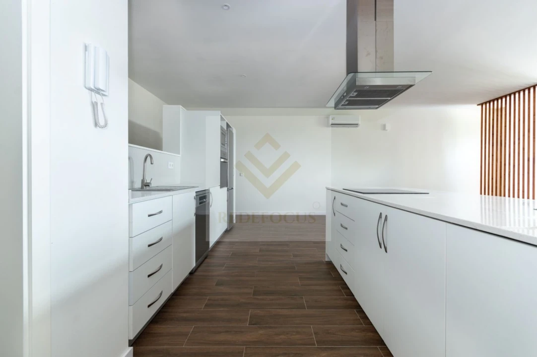 Apartamento T2 para Venda em Argoncilhe Foto 10