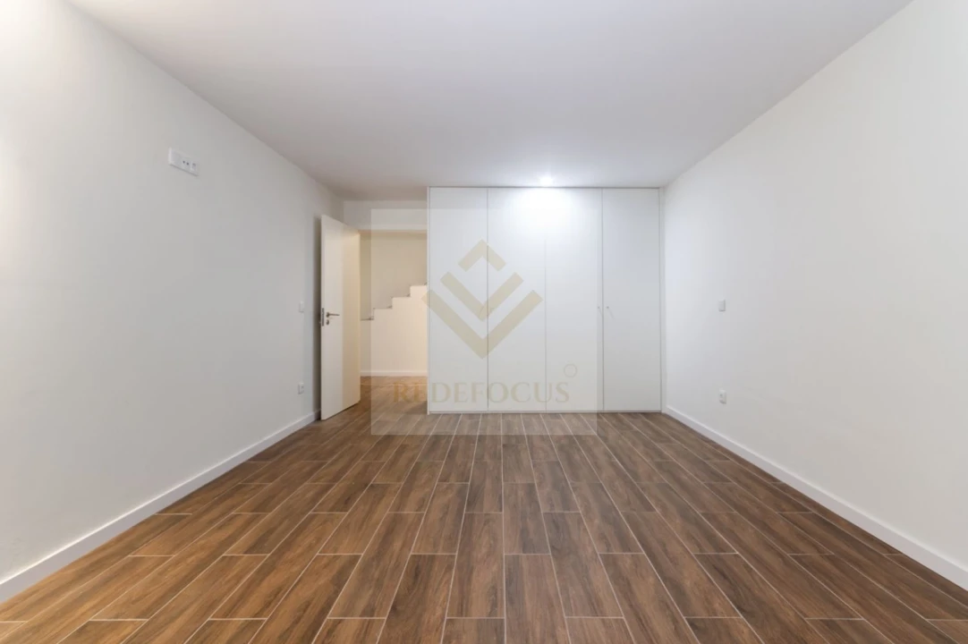 Apartamento T2 para Venda em Argoncilhe Foto 20