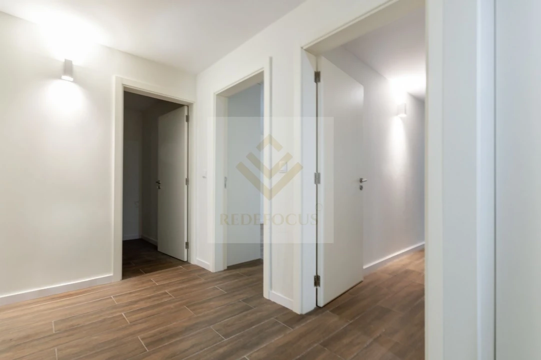 Apartamento T2 para Venda em Argoncilhe Foto 18