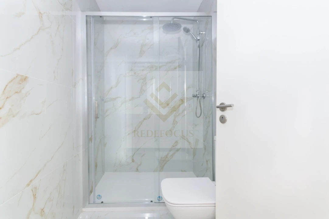 Apartamento T2 para Venda em Argoncilhe Foto 7