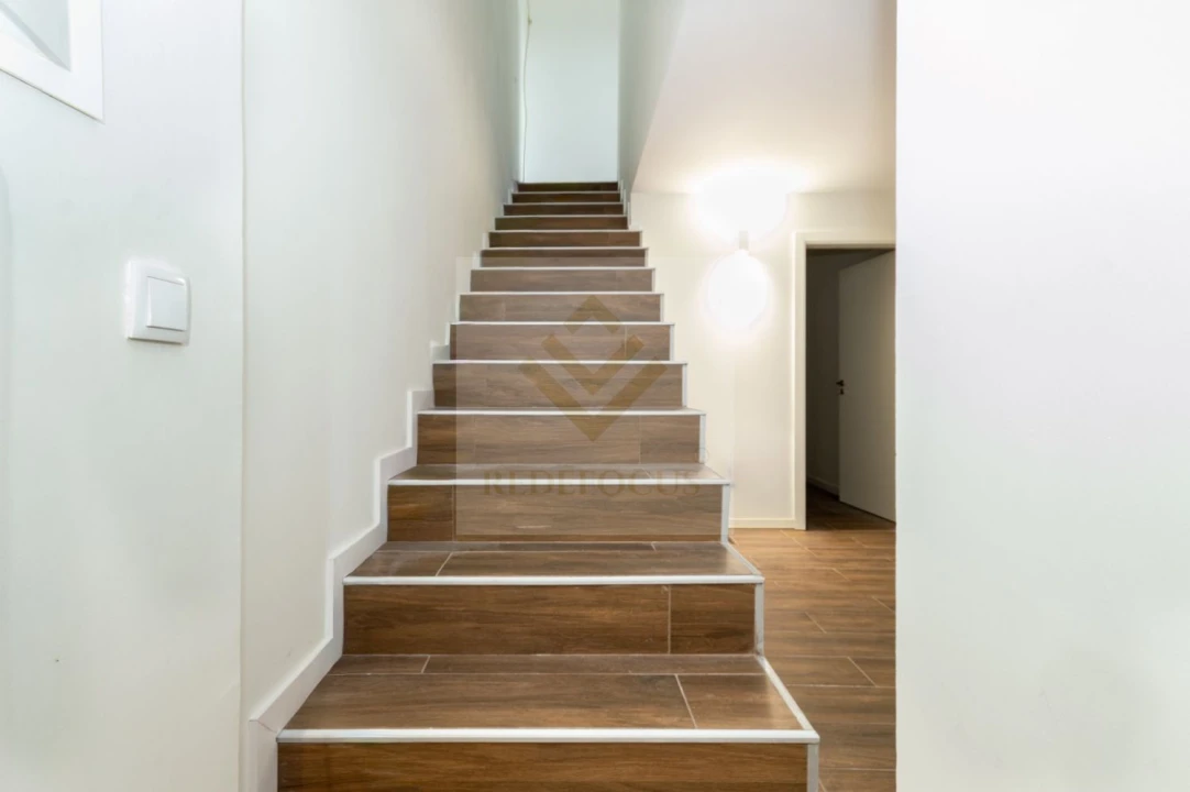 Apartamento T2 para Venda em Argoncilhe Foto 11