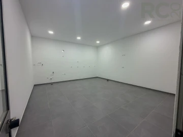 Loja para Arrendamento em Silveira