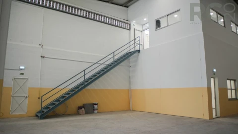 Loja para Arrendamento em Silveira