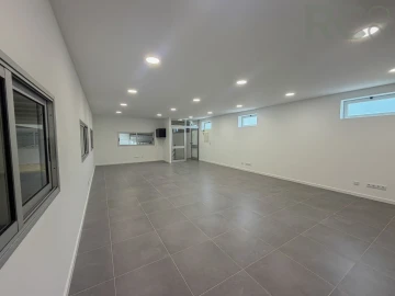 Loja para Arrendamento em Silveira