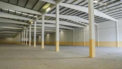 Loja para Arrendamento em Silveira