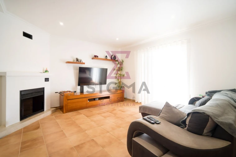 Moradia T3 para Venda em Roliça Foto 2