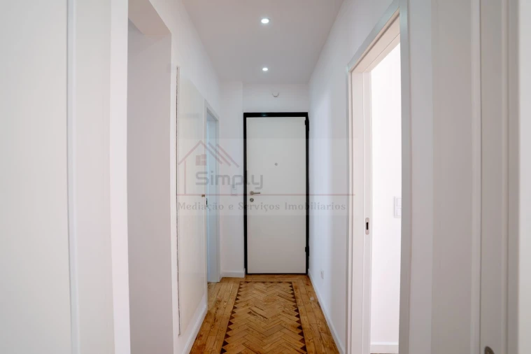 Apartamento T2 para Venda em Ajuda Foto 2