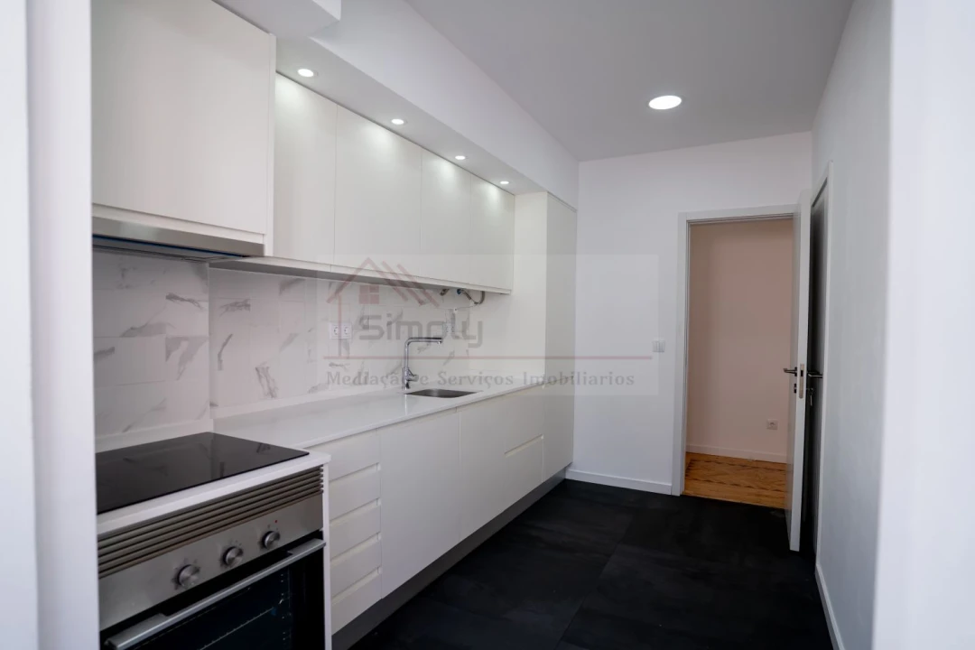 Apartamento T2 para Venda em Ajuda Foto 5