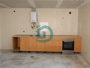 Apartamento T4 para Venda em Póvoa de Varzim, Beiriz e Argivai