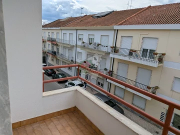 Apartamento T3 para Venda em São João Baptista e Santa Maria dos Olivais