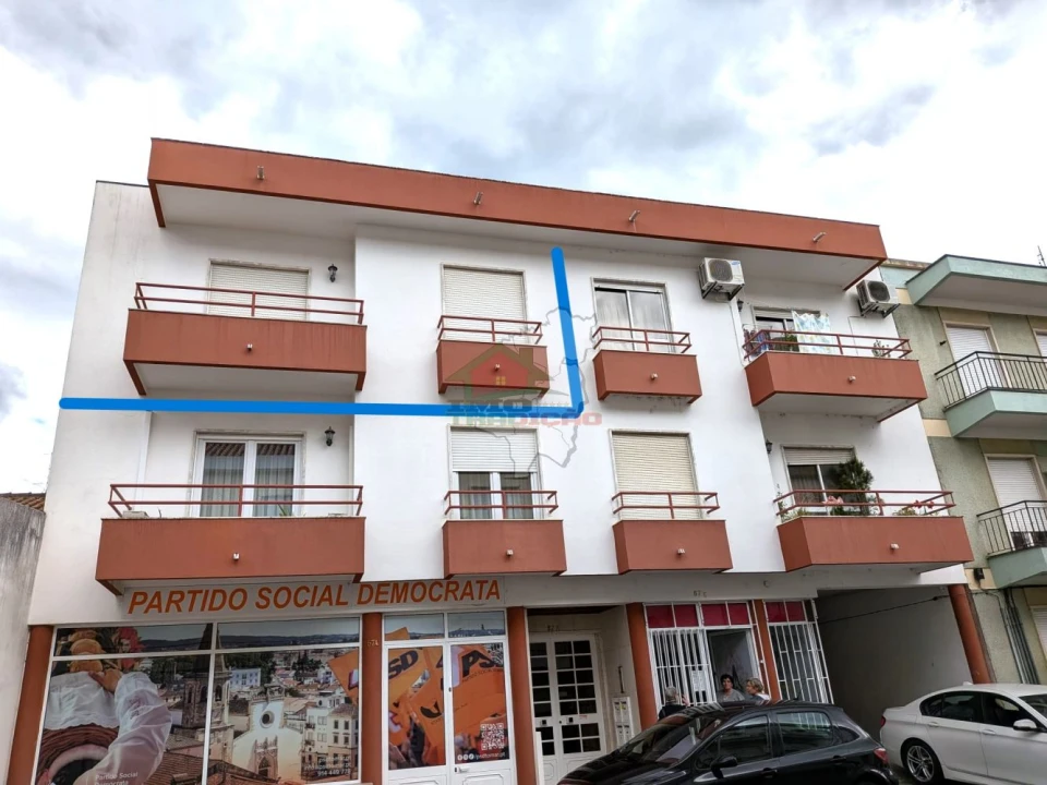 Apartamento T3 para Venda em São João Baptista e Santa Maria dos Olivais Foto 1