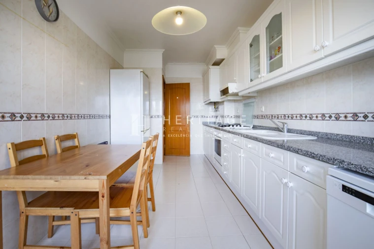 Apartamento T2 para Venda em Corroios Foto 10